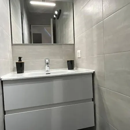 Apartment 3 Pieces Vue Bord De Hyper Centre *